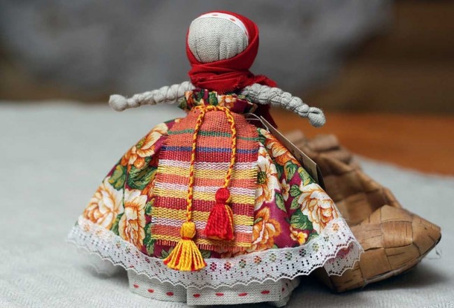 Традиционная тряпичная кукла